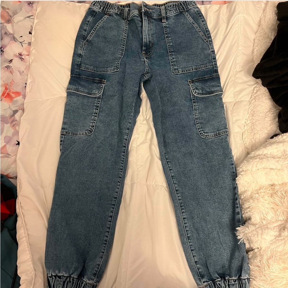 Dark wash cargo mom jeans. So; size 7.